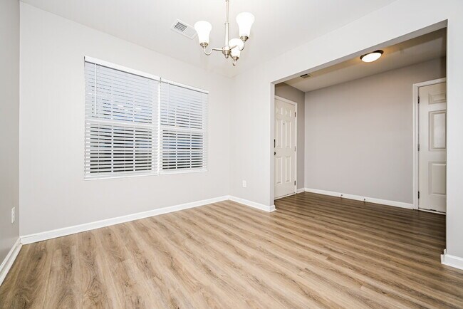 Foto del edificio - 15 Betty Ann Ln