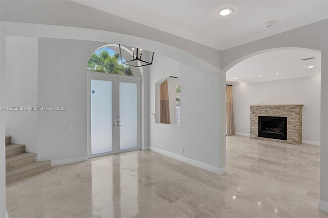 Foto del edificio - 821 SE 2nd Ct