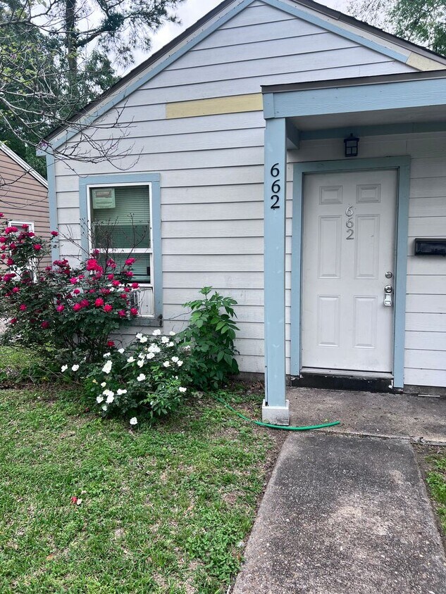 660662 E Irby St Unit 662, Beaumont, TX 77705 Room for Rent in
