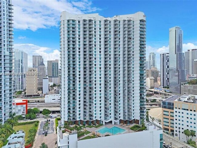 Foto del edificio - 350 S Miami Ave