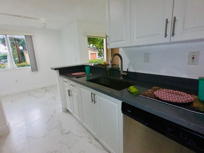 Foto del edificio - 3880 Lyons Rd