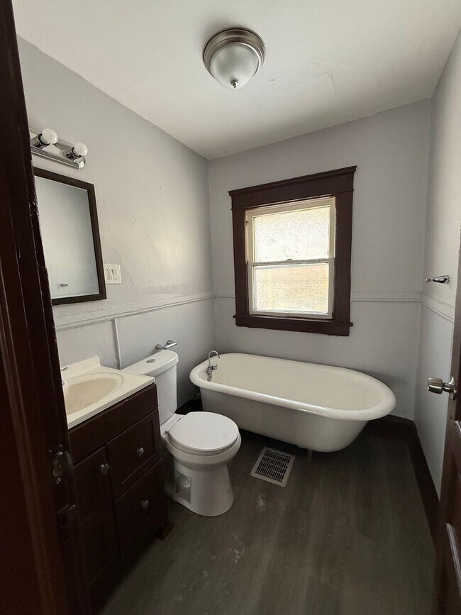 Foto del edificio - 4bd Single Section 8 MOVE-IN SPECIAL FOR PERMANENT VOUCHERS