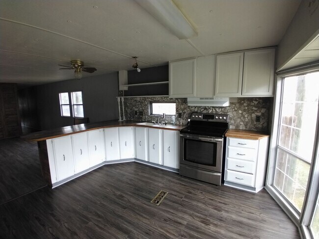 Foto del edificio - 706 Tower Lane