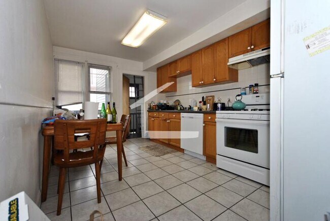 Foto del edificio - Nice 3 bed in oak square