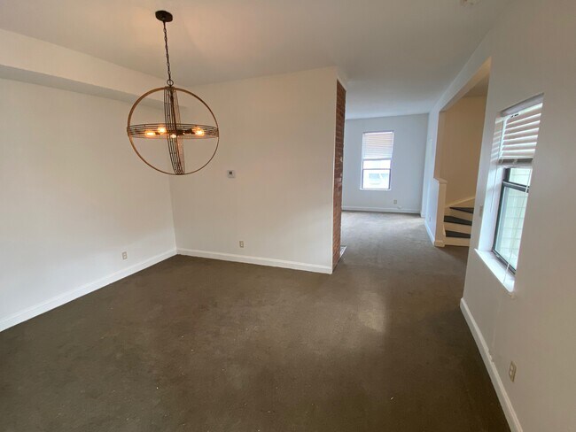 Building Photo - 991 Hatch St