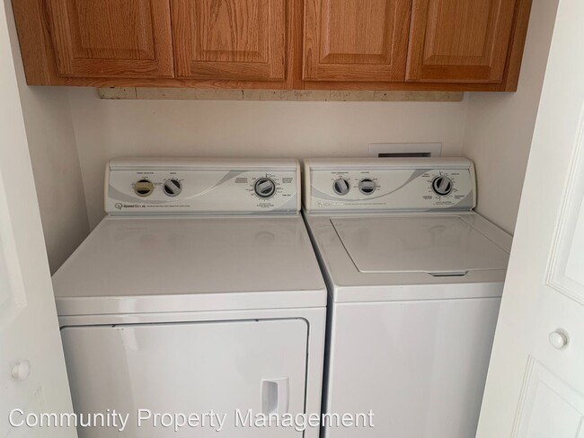 Foto del edificio - 3 br, 1 bath House - 699 West Marine Drive
