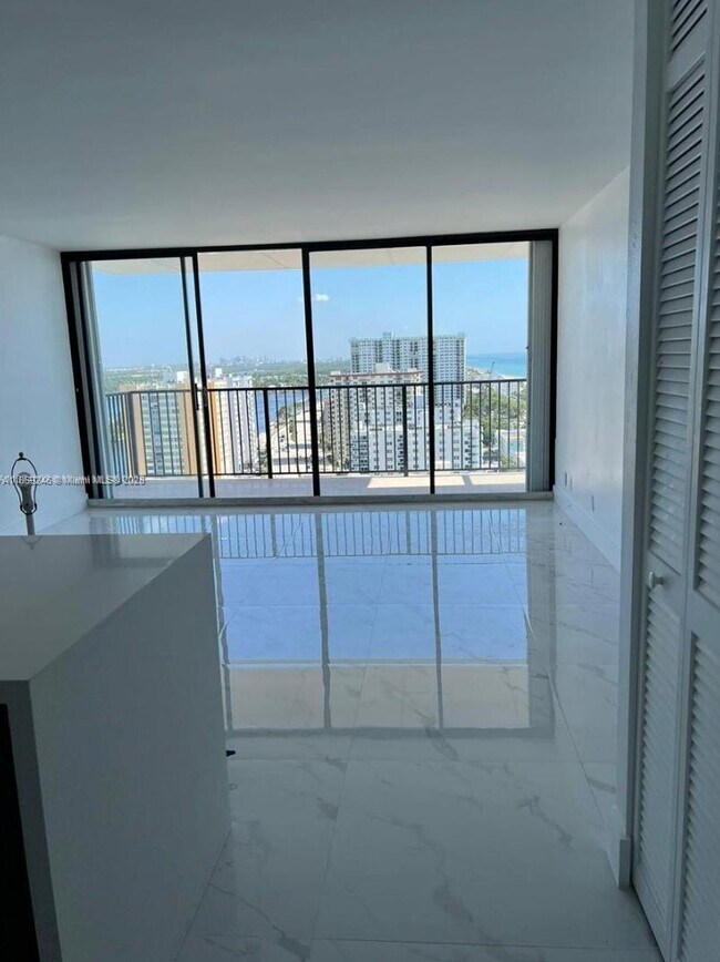 Foto del edificio - 2101 S Ocean Dr