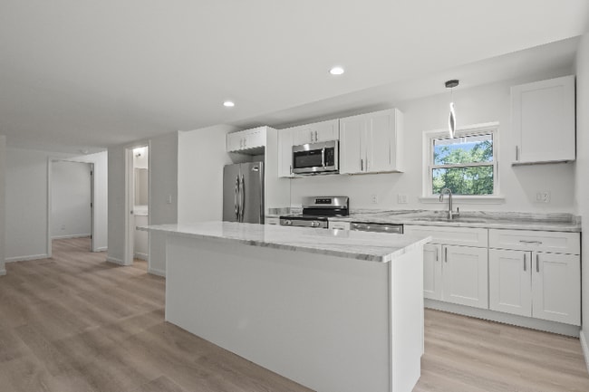 Building Photo - 34 Cross St