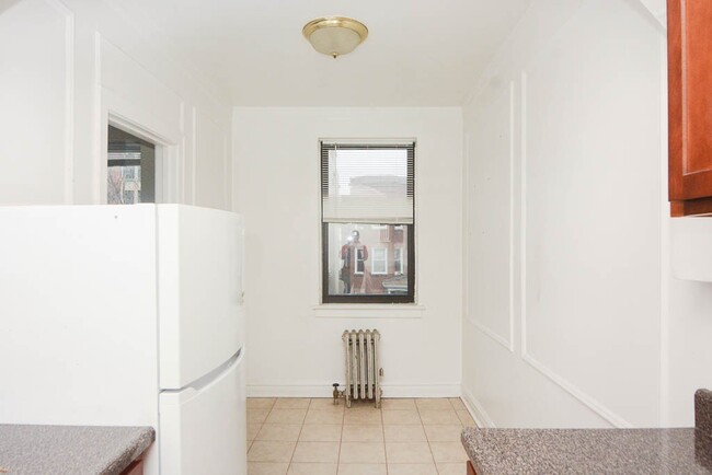 Building Photo - 4832 N Damen Ave