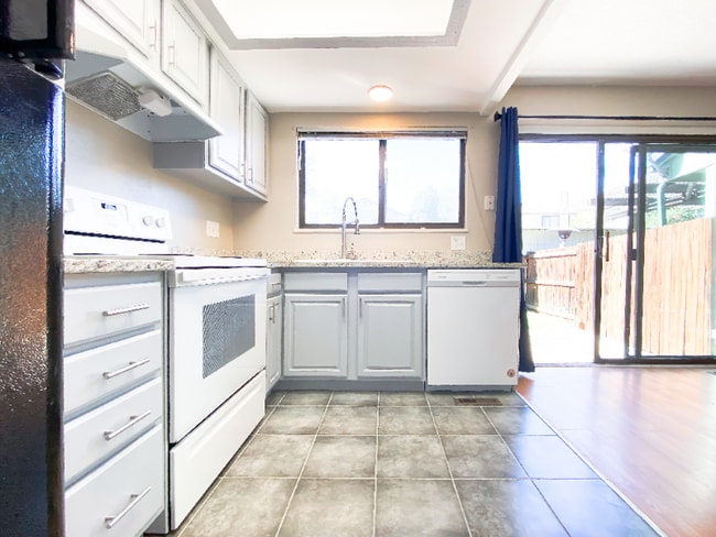 Photo - 2282 S Oakland Way Townhome