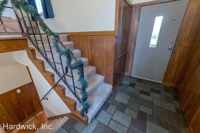 Building Photo - 3 br, 1.5 bath House - 4915 Malden Way