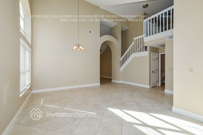 Building Photo - 724 Silver Birch Pl