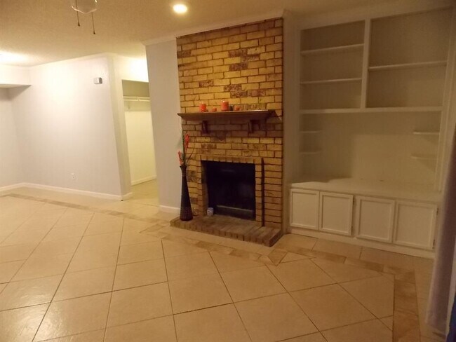 Building Photo - 9170 Forest Ln