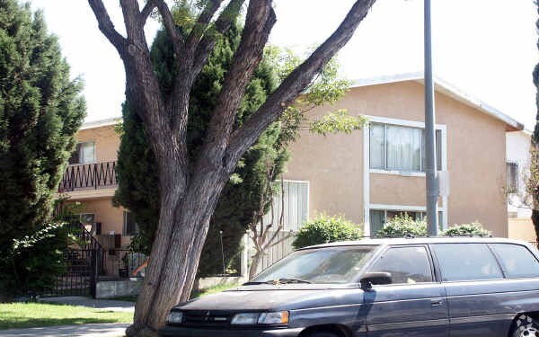 Foto del edificio - 7318 Milwood Ave