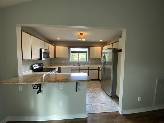 Building Photo - 1112 2 Mile Cir W