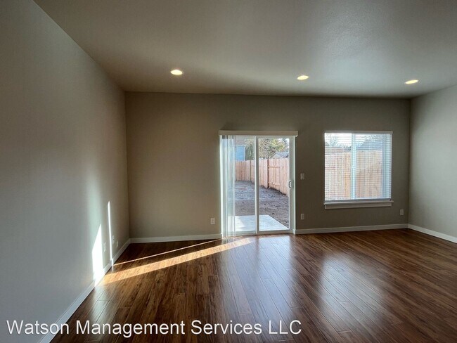 Foto del edificio - 3 br, 2.5 bath House - 558 Harrison St.