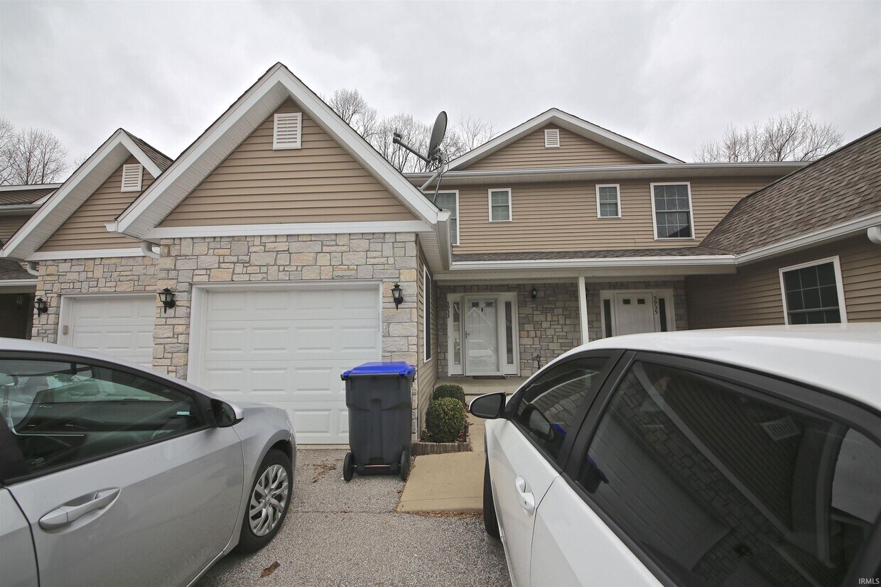 5933 N Ajuga Ct, Ellettsville, IN 47429 Condo for Rent in