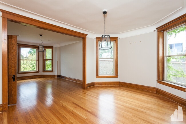 Building Photo - 3444 N Janssen Ave