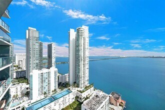 Building Photo - 460 NE 28th St