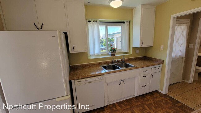 Foto del edificio - 3 br, 2 bath House - 4982 Mt. Elbrus Dr.