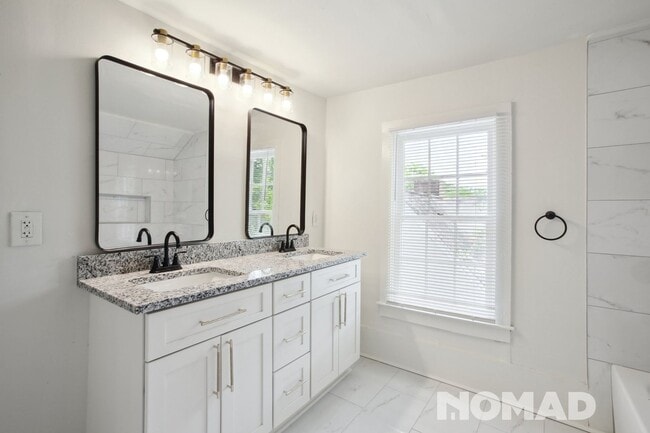 Building Photo - Charming 3BR House in Atlanta