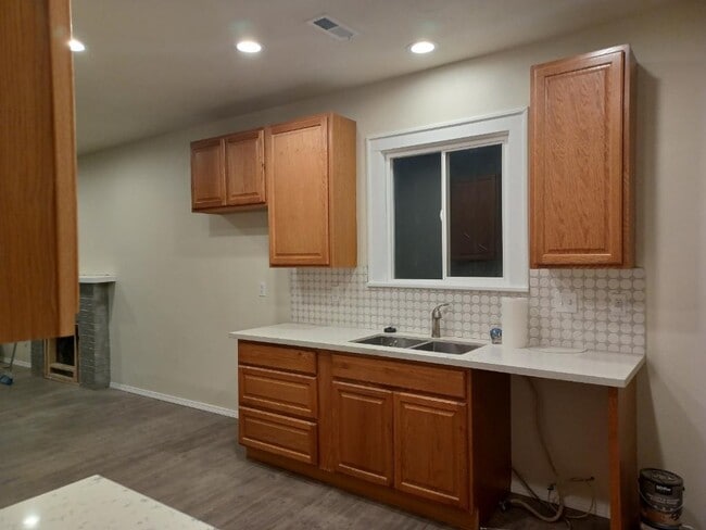 Foto del edificio - 6827 NE Glisan St