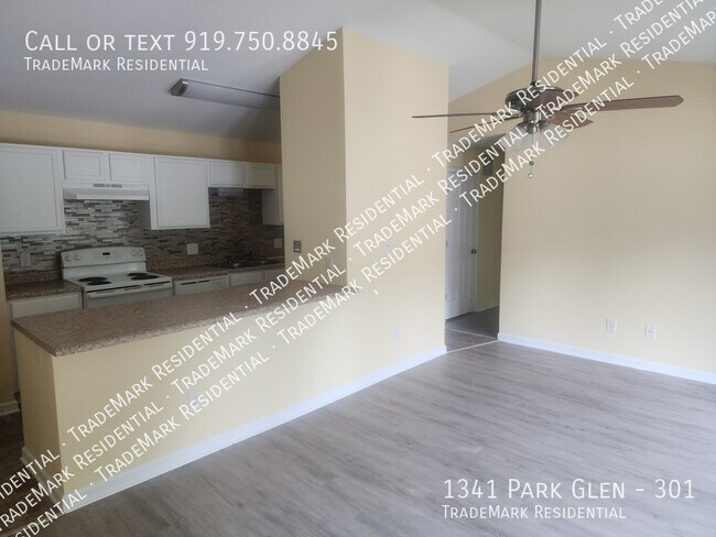Building Photo - 1341 Park Glen Dr