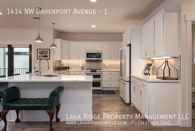 Building Photo - 1414 NW Davenport Ave