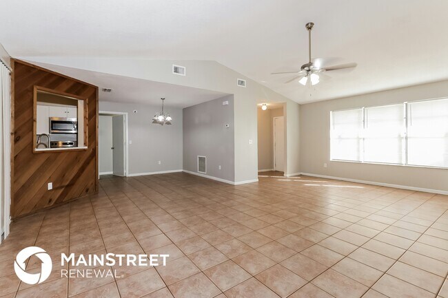 Building Photo - 253 SW Tulip Blvd