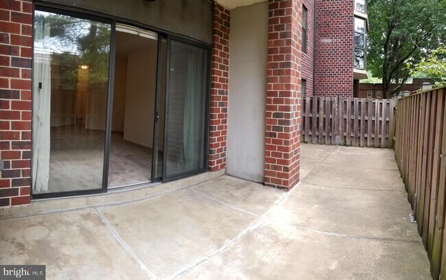 Foto del edificio - 2100 Langston Blvd.
