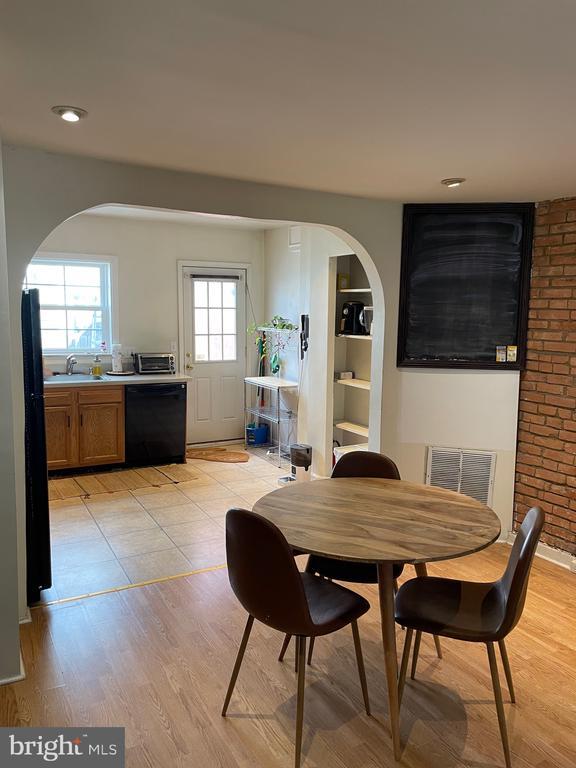 Foto del edificio - 1841 Light St