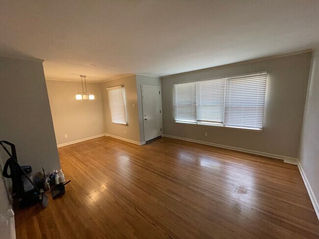 Foto del edificio - 1653 Colonial Rd