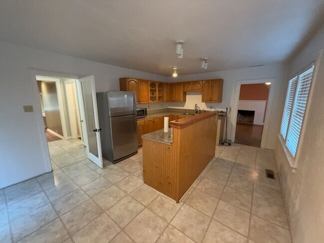 Foto del edificio - Central Lakeport 3-Bedroom Home