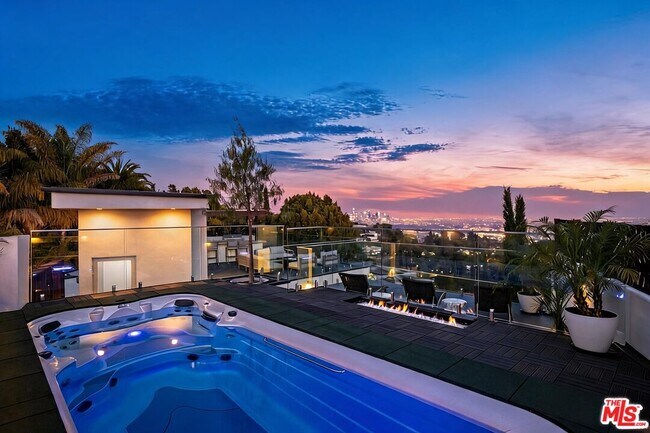 Foto del edificio - 9270 Kinglet Dr