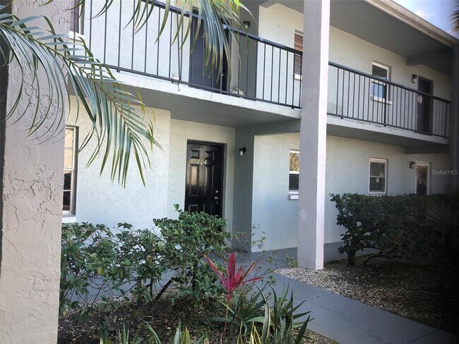 Building Photo - 2835 Somerset Park Dr