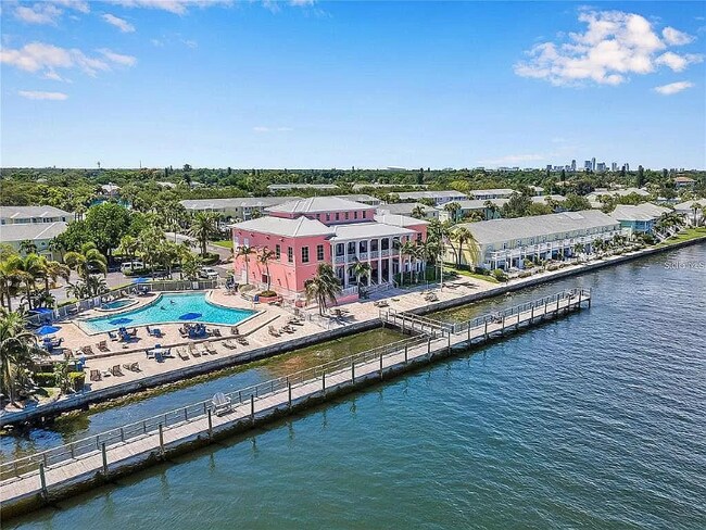 Foto del edificio - 5132 Beach Dr SE