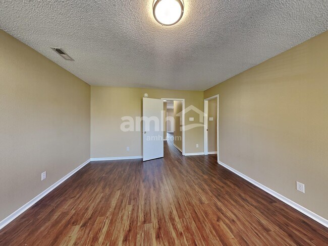Foto del edificio - 10243 Cumberland Pointe Blvd