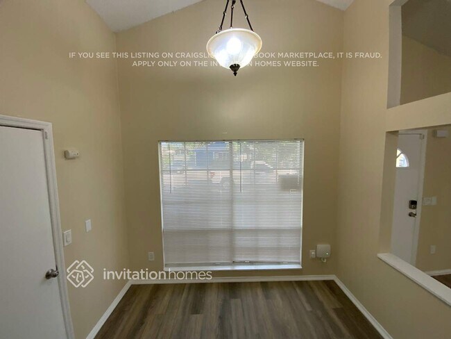 Foto del edificio - 8447 Red Wagon Ln