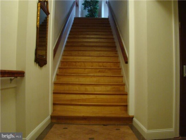 Foto del edificio - 10 W Market St