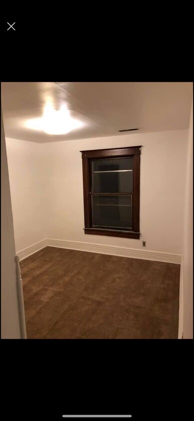 Foto del edificio - 341 Chapman Dr