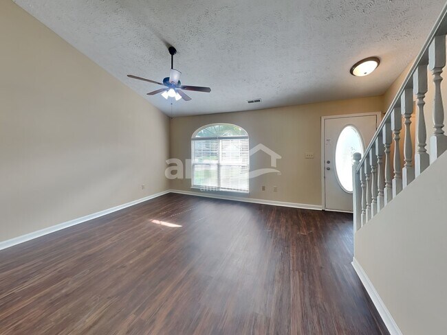 Foto del edificio - 3428 Oakton Cir