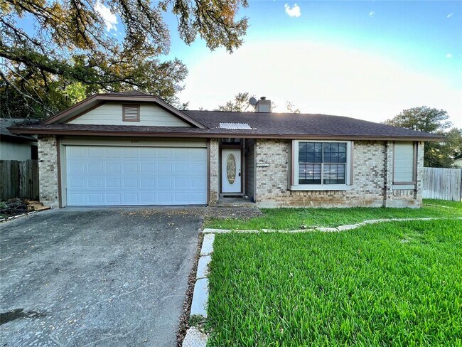 Building Photo - 3401 Larkspur Way