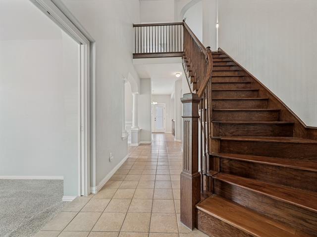 Building Photo - 2965 Lakemont Dr