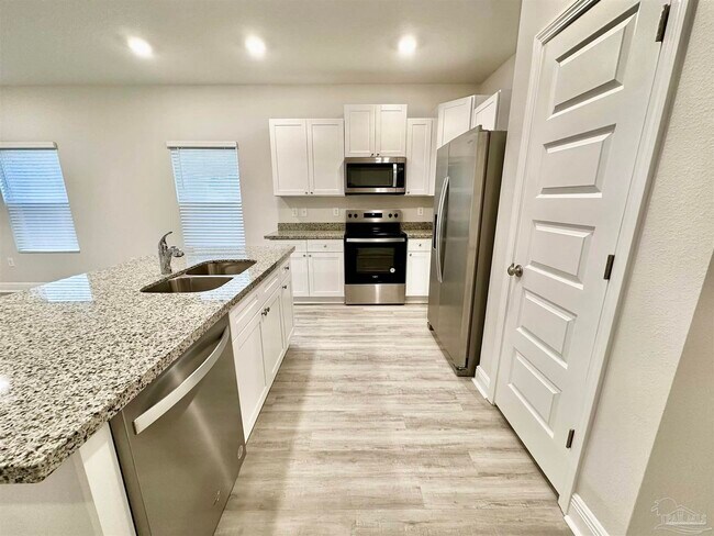 Foto del edificio - 8630 Meadow Flower Ln