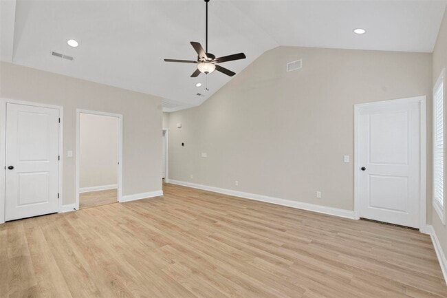 Building Photo - 1156 Shallowford St