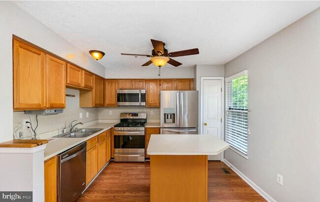 Building Photo - 159 Glen View Terrace