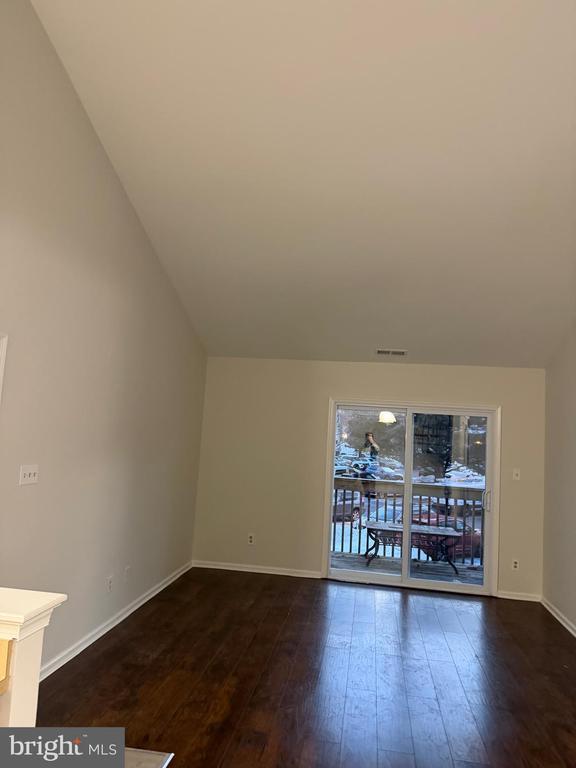 Foto del edificio - 1194 Tristram Cir