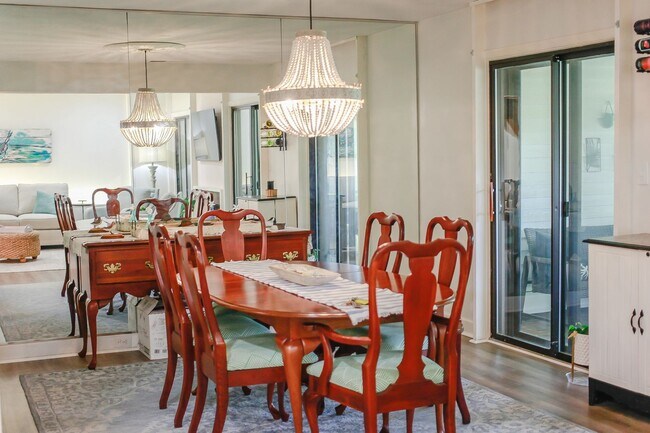 Building Photo - Lovely low maintenance Winster Fax condo o...