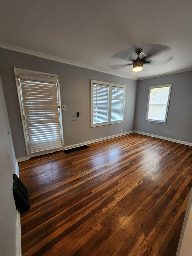 Foto del edificio - 4836 Pratt St