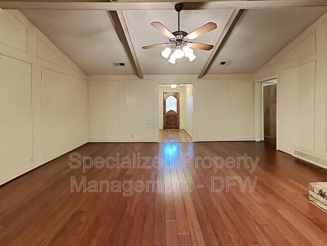 Foto del edificio - 205 Woodpark Dr